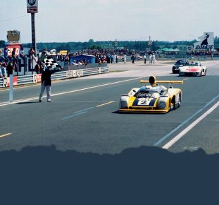 Derek Bell et Renault Alpine aux 24h du Mans
